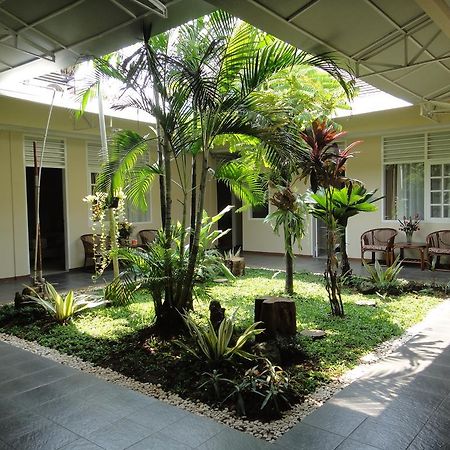 Gondia Guesthouse Yakarta Exterior foto