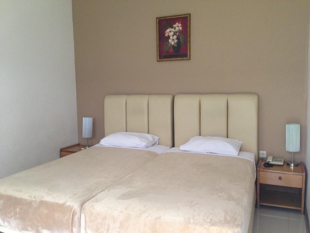 Gondia Guesthouse Yakarta Habitación foto